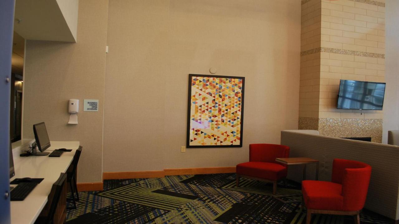 Holiday Inn Express & Suites Indianapolis North - Carmel By Ihg Bagian luar foto