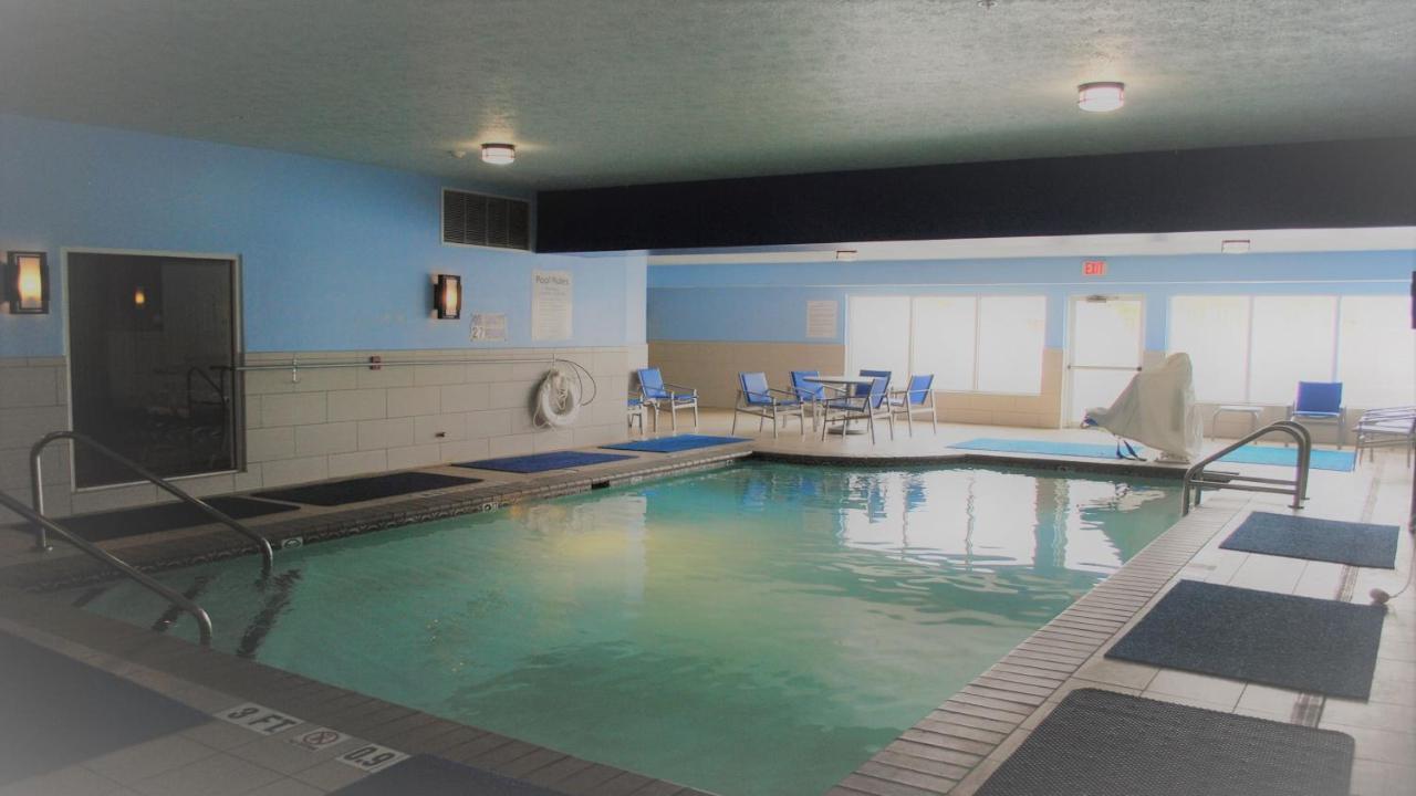 Holiday Inn Express & Suites Indianapolis North - Carmel By Ihg Bagian luar foto
