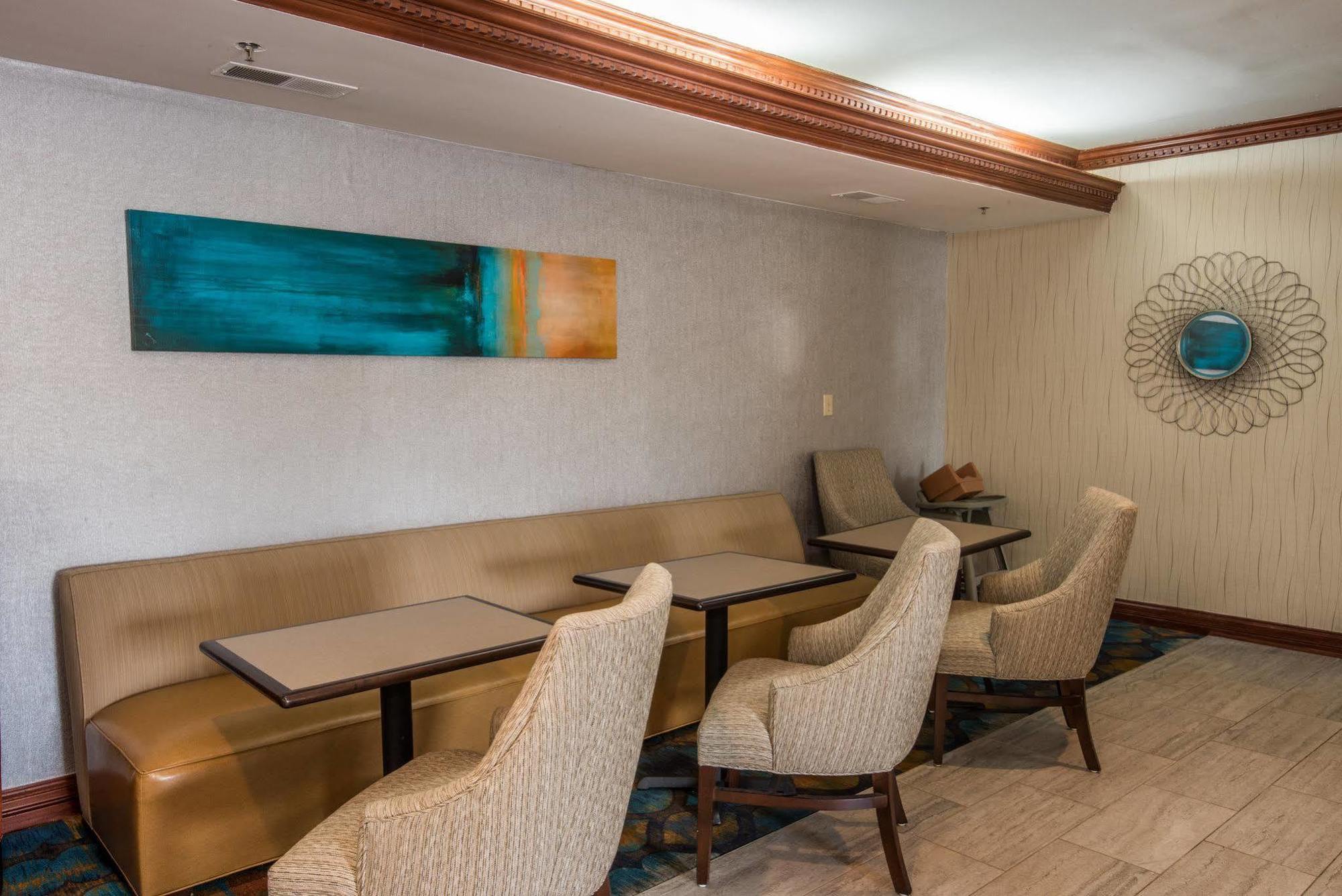 Holiday Inn Express & Suites Indianapolis North - Carmel By Ihg Bagian luar foto
