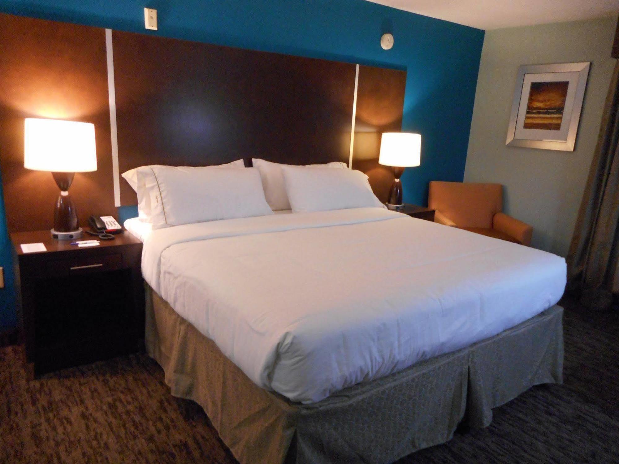 Holiday Inn Express & Suites Indianapolis North - Carmel By Ihg Bagian luar foto