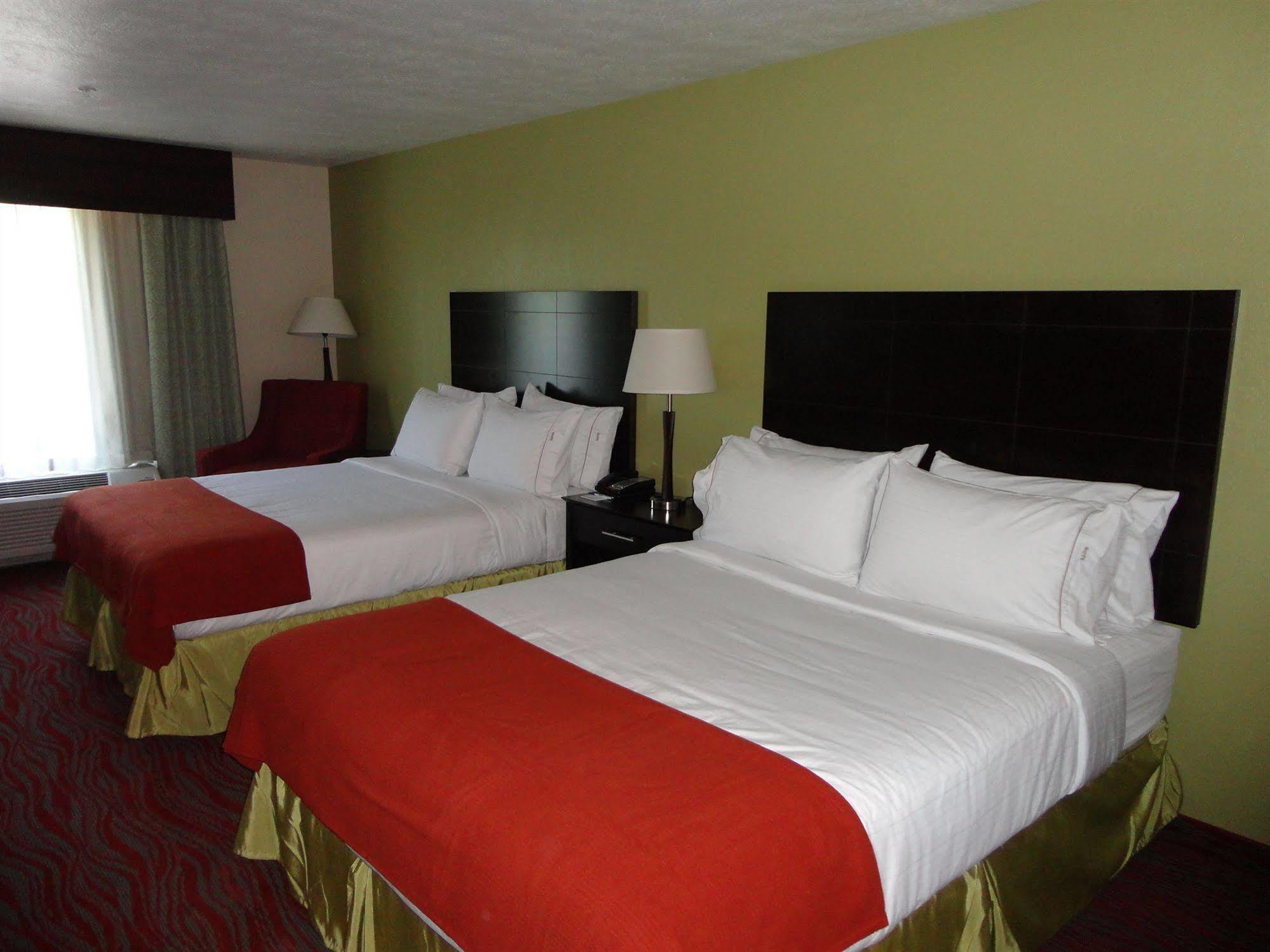 Holiday Inn Express & Suites Indianapolis North - Carmel By Ihg Bagian luar foto